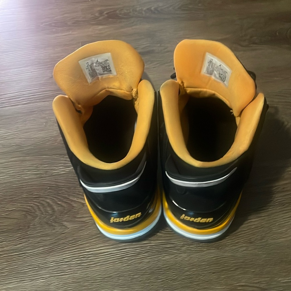 I Have A Great Looking Pair Of Dub Zero Jordans S… - image 1